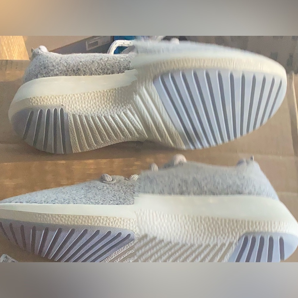 Allbirds Gray Athletic Shoes with Shimmering Design - Picture 4 of 6